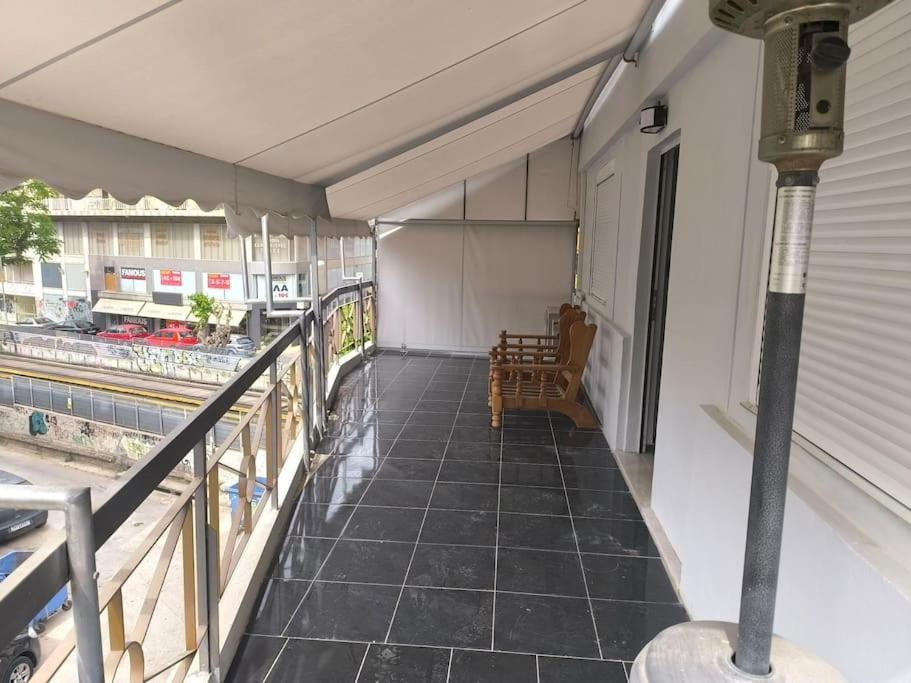 Apartment επάνω στο σταθμός Athens