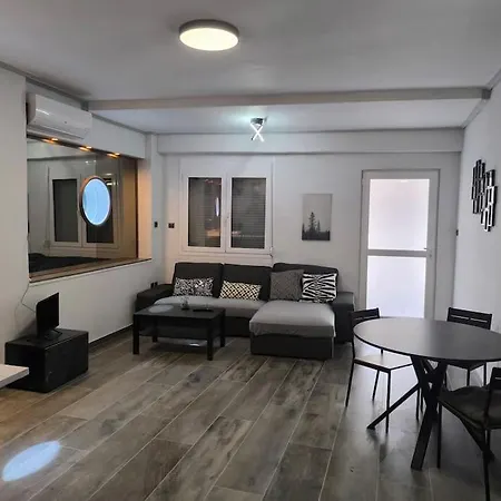 Διαμέρισμα Επάνω Στο Σταθμός Athens Exterior photo
