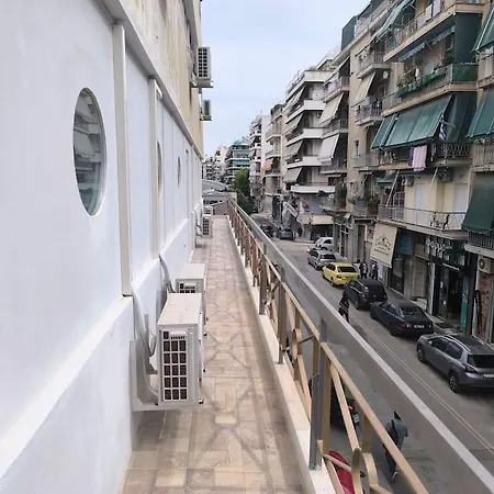Διαμέρισμα Επάνω Στο Σταθμός Athens Exterior photo