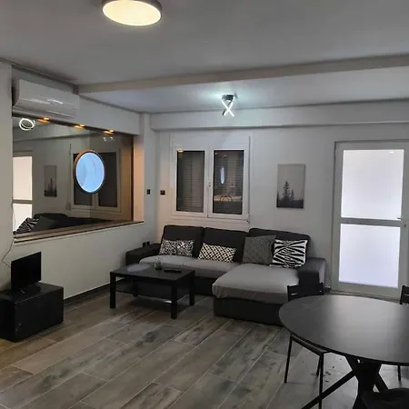 Διαμέρισμα Επάνω Στο Σταθμός Athens Exterior photo